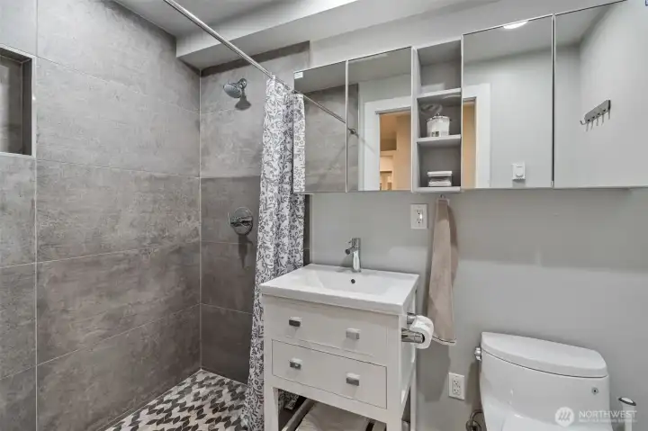 ADU 3/4 bath, walk-in shower.