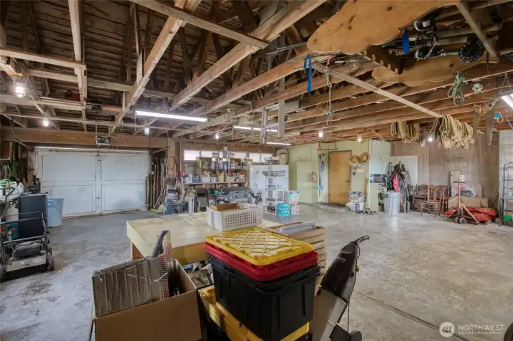 Attached garage, cont