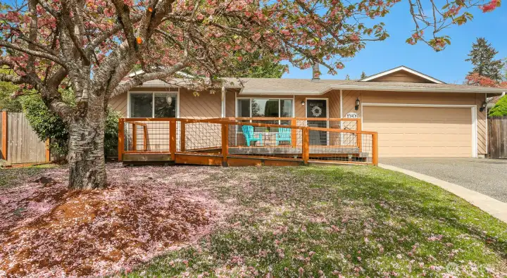 Turnkey one story home on a quiet cul-de-sac.
