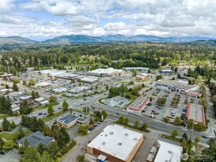 The shopping center is only a mile away with Safeway, LA Fitness, Panda Express, pizza, Starbucks and more!