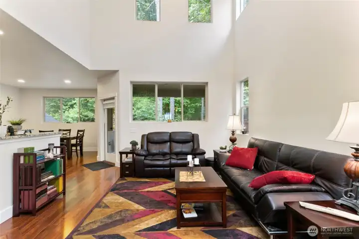 Livingroom with vaulted ceiling Livingroom with vaulted ceiling