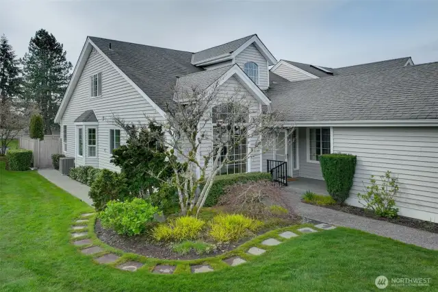 Ready to make this your next home?  It's ready and waiting for you.  Call today!