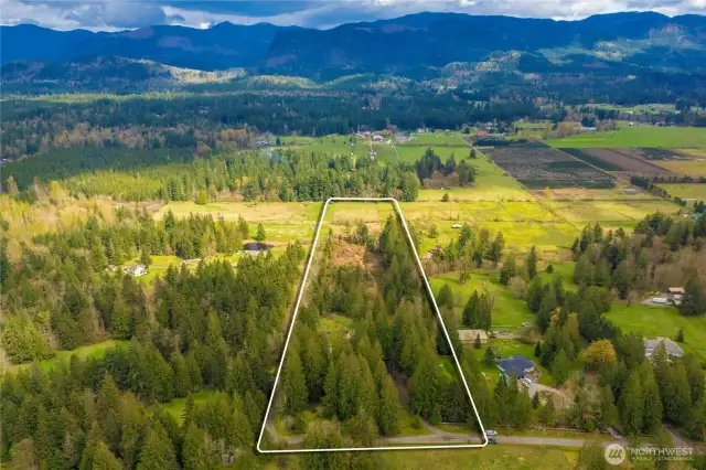 10 acres of privacy, woods and pasture in north Enumclaw! Amazing commuting location in an incredibly high demand area!