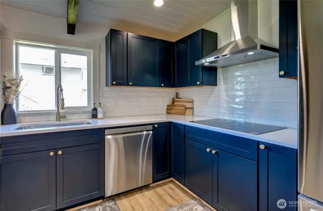 Modern kitchen cabinets enhanced with custom hardware for a personalized touch.