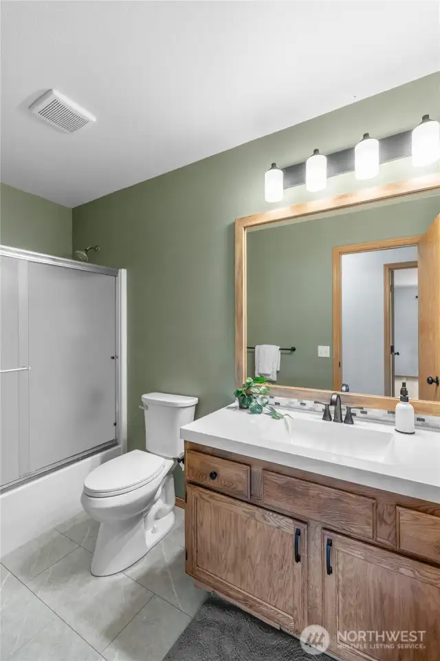 2nd Bathroom