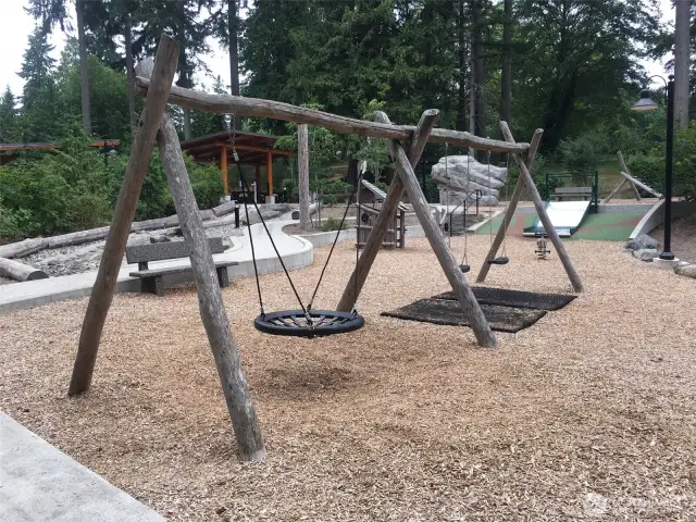 More of the park next to the museum.