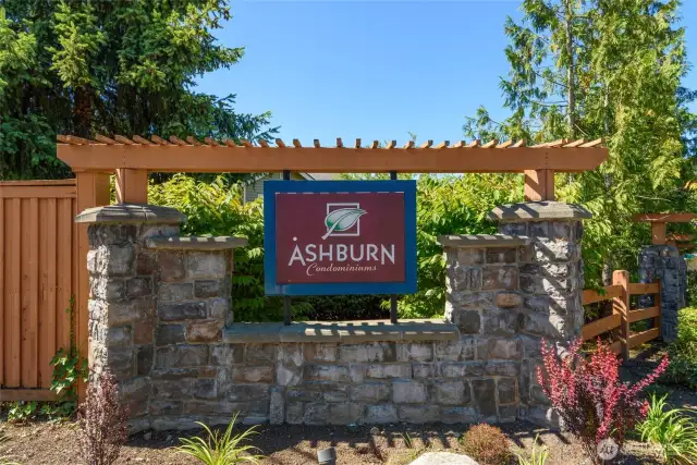 Ashburn Condominiums is a peaceful, well-kept neighborhood setting.