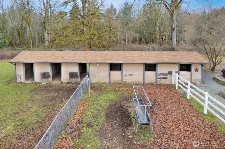 6 Stall Horse Barn