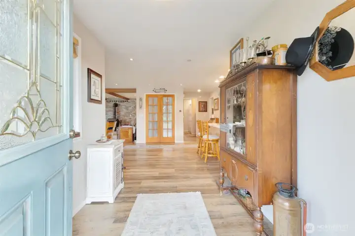 Wide, Welcoming Entry!