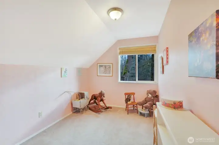 Cozy 2nd Floor Bedroom!!