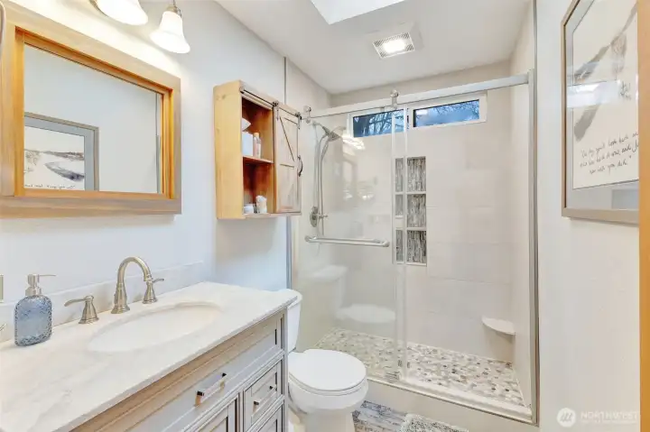 2nd Floor Newly Remodeled Bath with Tiled Shower, New Floors and Updated Vanity!