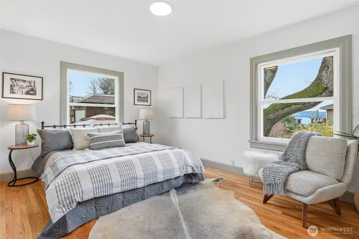 Primary bedroom on main level (1 of 2 bedrooms on main).