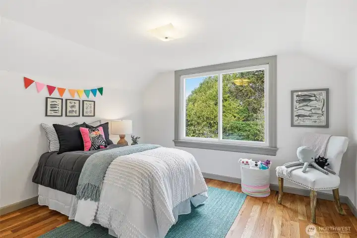 4th bedroom (2 on upper floor that share the 3/4 bathroom).