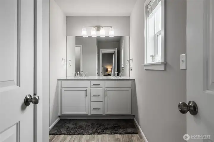 private bath off the primary bed.