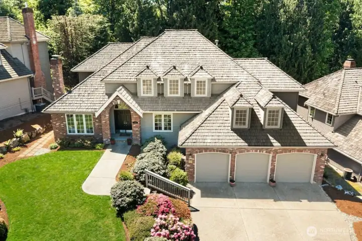 Backing onto HOA owned Greenbelt for ultimate privacy!