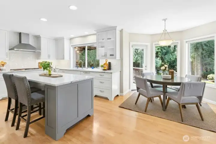 This gourmet kitchen has all of the designer updates!
