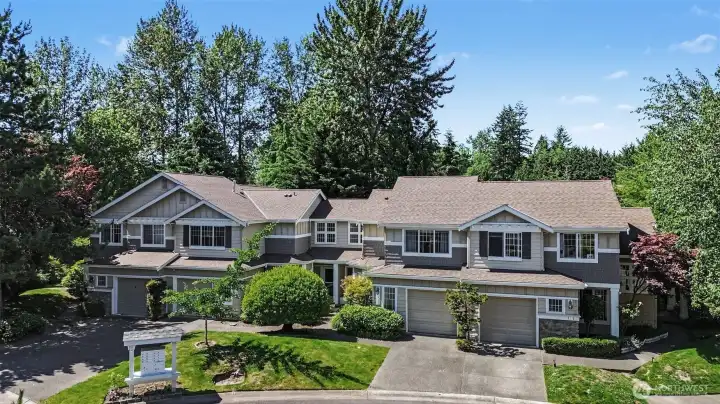Prime location in community in cul-de-sac and across from guest parking Prime location in community in cul-de-sac and across from guest parking