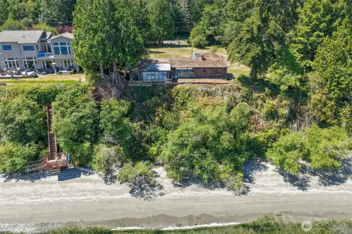 Example on left of what can be created on subject property for accessing the 139 ft waterfront. Example on left of what can be created on subject property for accessing the 139 ft waterfront.