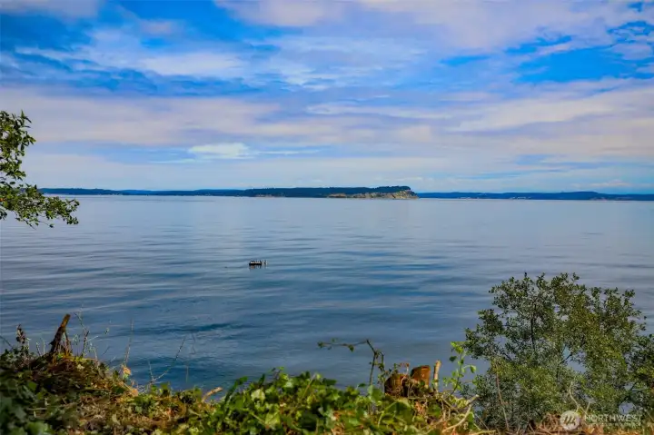 Looking at Whidbey and the south east end of the Island. Looking at Whidbey and the south east end of the Island.