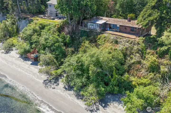 139 ft of medium bank waterfront with tidal rights. 139 ft of medium bank waterfront with tidal rights.