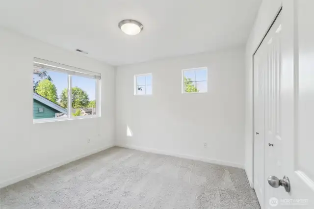 There ar 4 large secondary bedrooms