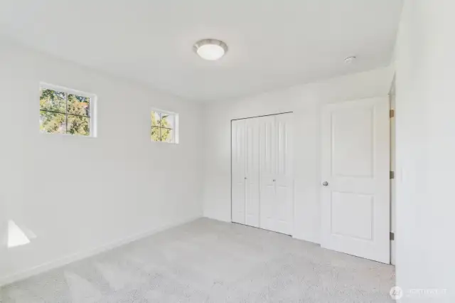 There ar 4 large secondary bedrooms