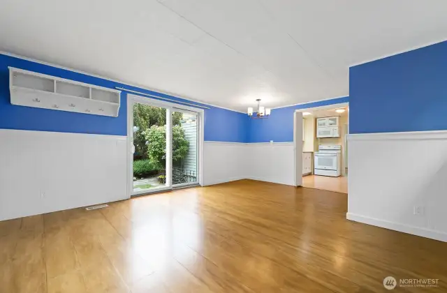 Visualize the easy passthrough from the kitchen to the patio for summer BBQ's!