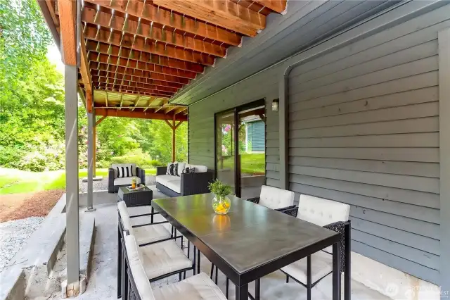 Wonderful outdoor patio for dining and entertaining