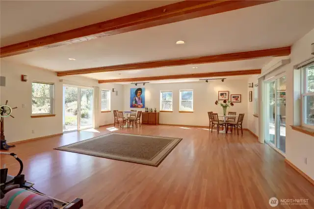 Bonus room would be great for home office/art studio. This room is awesome!!!  Could make part of it into a 3rd bedroom.