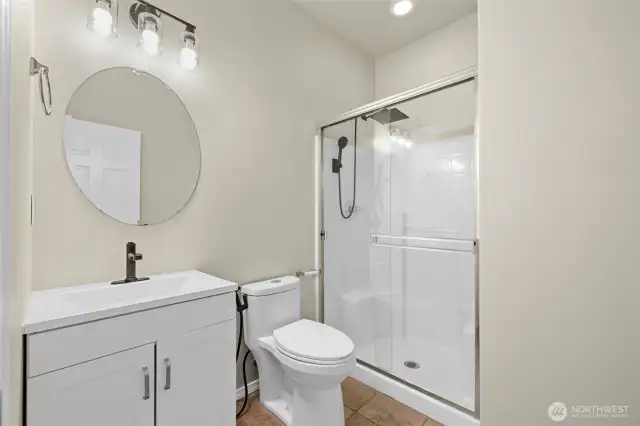Bathroom on the main