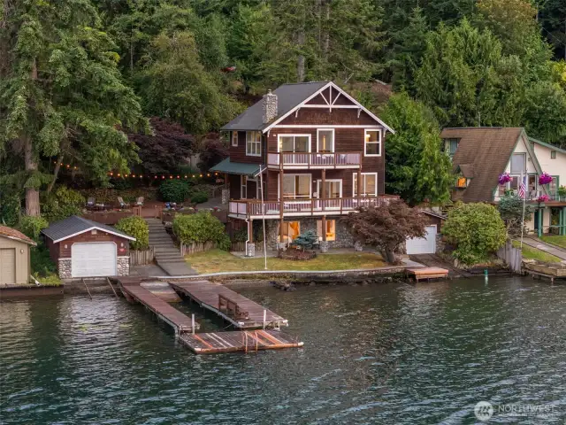 100ft of lakefront with 2 boathouses.