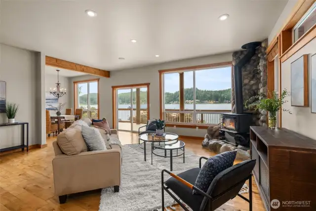 Spacious great room.