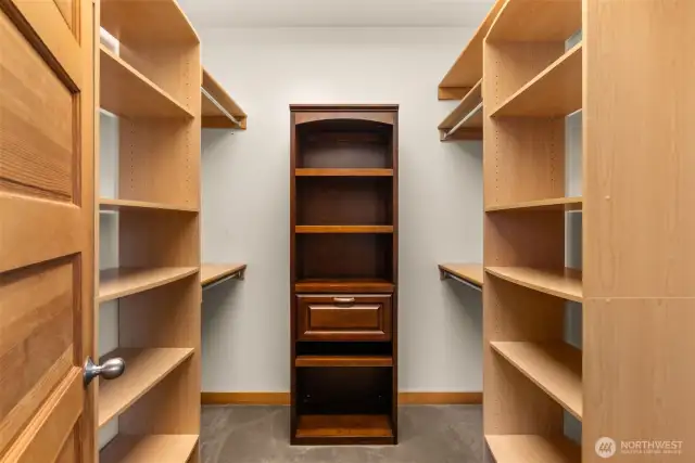 Walk-in Closet.