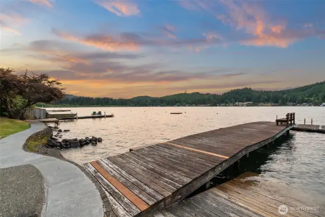 3 docks! 2 boathouses.