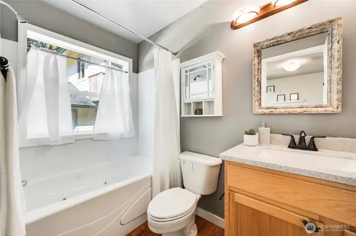 Jetted tub