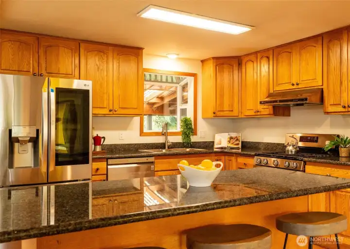 Stainless appliances were recently replaced, and are ready for service.