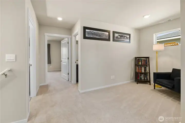 The second floor tech niche for all sorts of enjoyment.