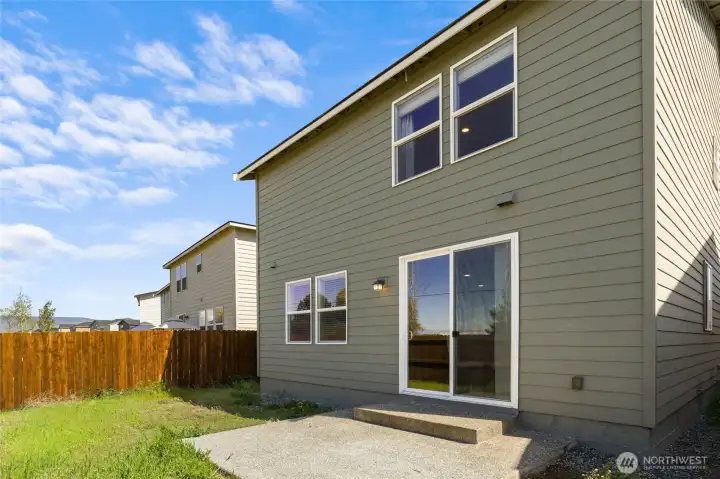 Beautiful Kittitas County blue sky! Come and take a look~ the NEW backyard was installed after photos.