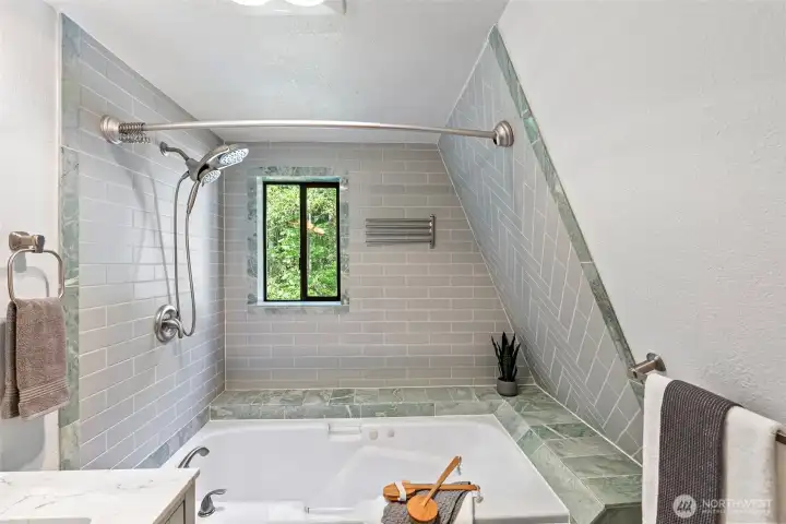 Jetted tub