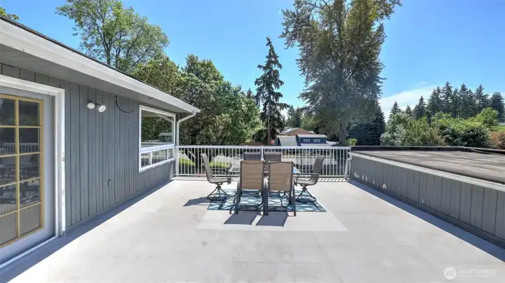 Rooftop Deck