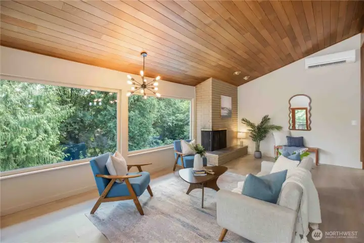 Gorgeous vaulted ceilings, wood fireplace and lots of great light. Gorgeous vaulted ceilings, wood fireplace and lots of great light.
