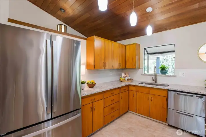 Stunning kitchen with stainless appliances and granite counters. Stunning kitchen with stainless appliances and granite counters.