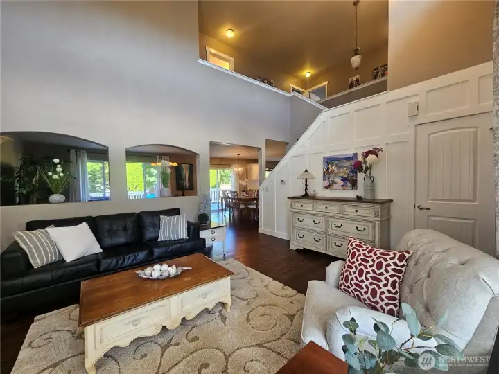 Living Rm arched openings to family rm Living Rm arched openings to family rm