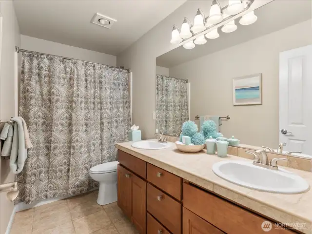 Upper Level Full Bathroom.