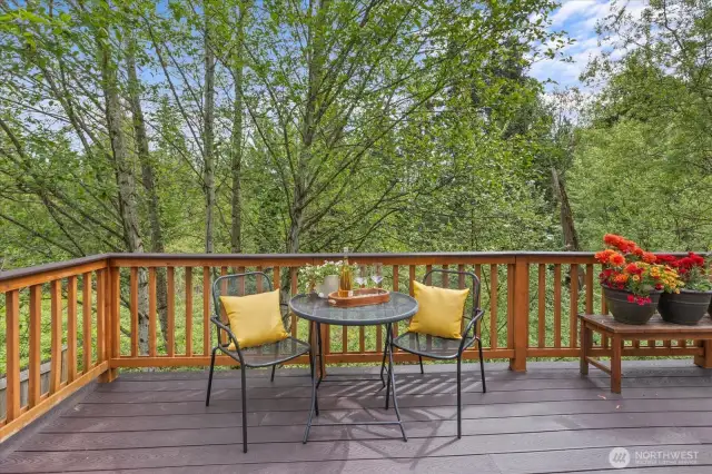 Morning Coffee with Nature... bright, private & peaceful.