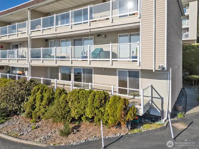 Check out the size of the large lanai!