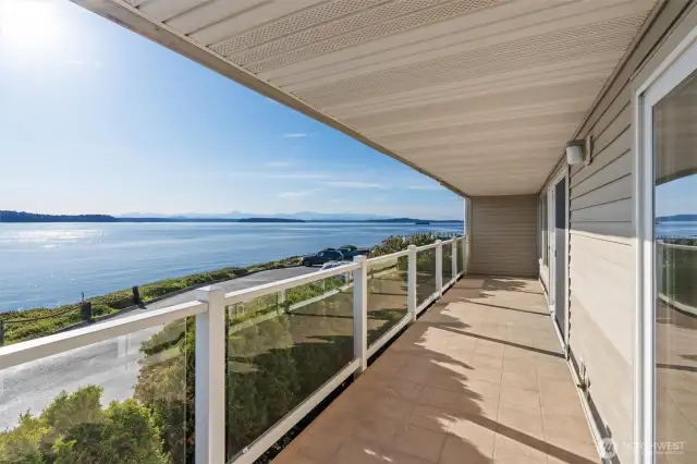 This is one of the largest lanais of any condo complex in West Seattle! West Beach Condos has a large guest parking lot along the waterfront.