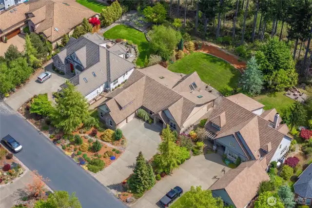 A cozy, connected community vibe, but with shopping, dining, and entertainment just minutes away!