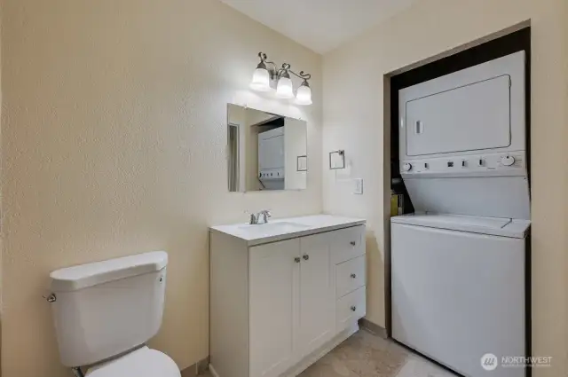 Convenient In Unit Washer/Dryer.