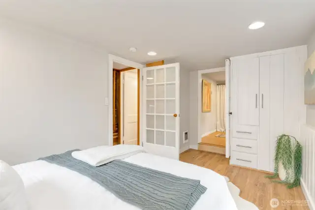 2nd of 2 BRs downstairs w/access to bathtub room